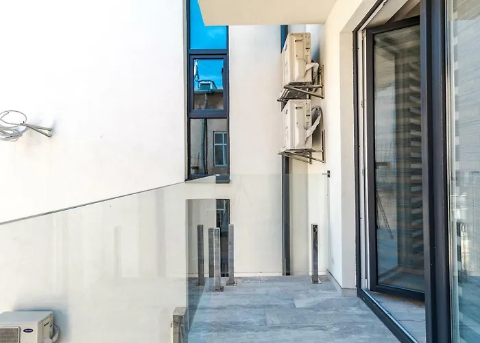 Апартаменти Inshiapartments On Hazova Str 3 *